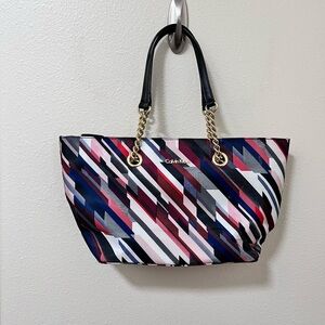 •CALVIN KLEIN• Should Bag Zippered Colorful Patterned